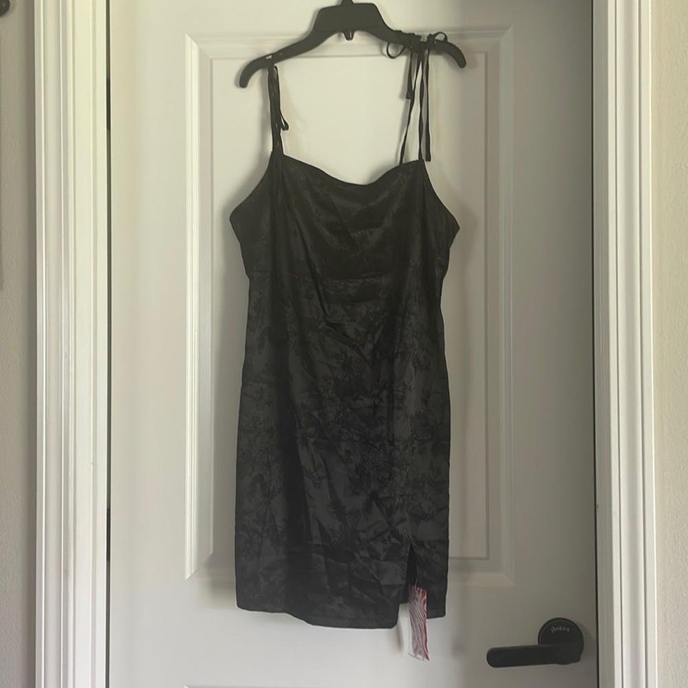 Juniors black dress (985)